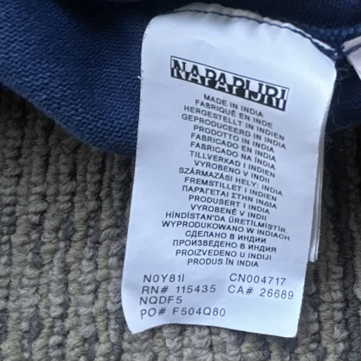 Napapijri Vintage Napapijri Navy Blue V-Neck sweater Size US S / EU 44-46 / 1 - 8 Thumbnail