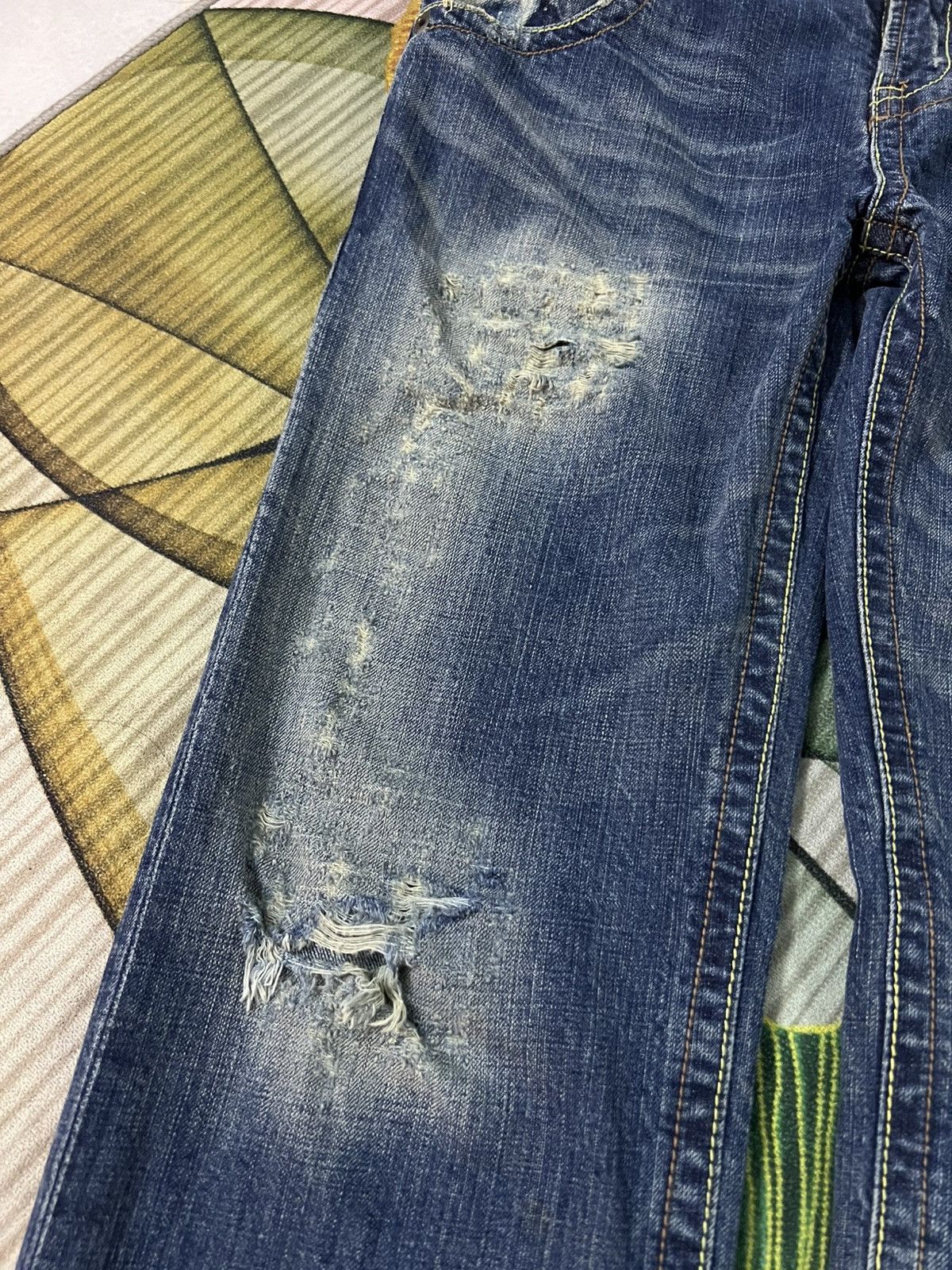 Japanese Brand 💥Vanquish Distresss Jean Very Rare Size US 32 / EU 48 - 7 Thumbnail