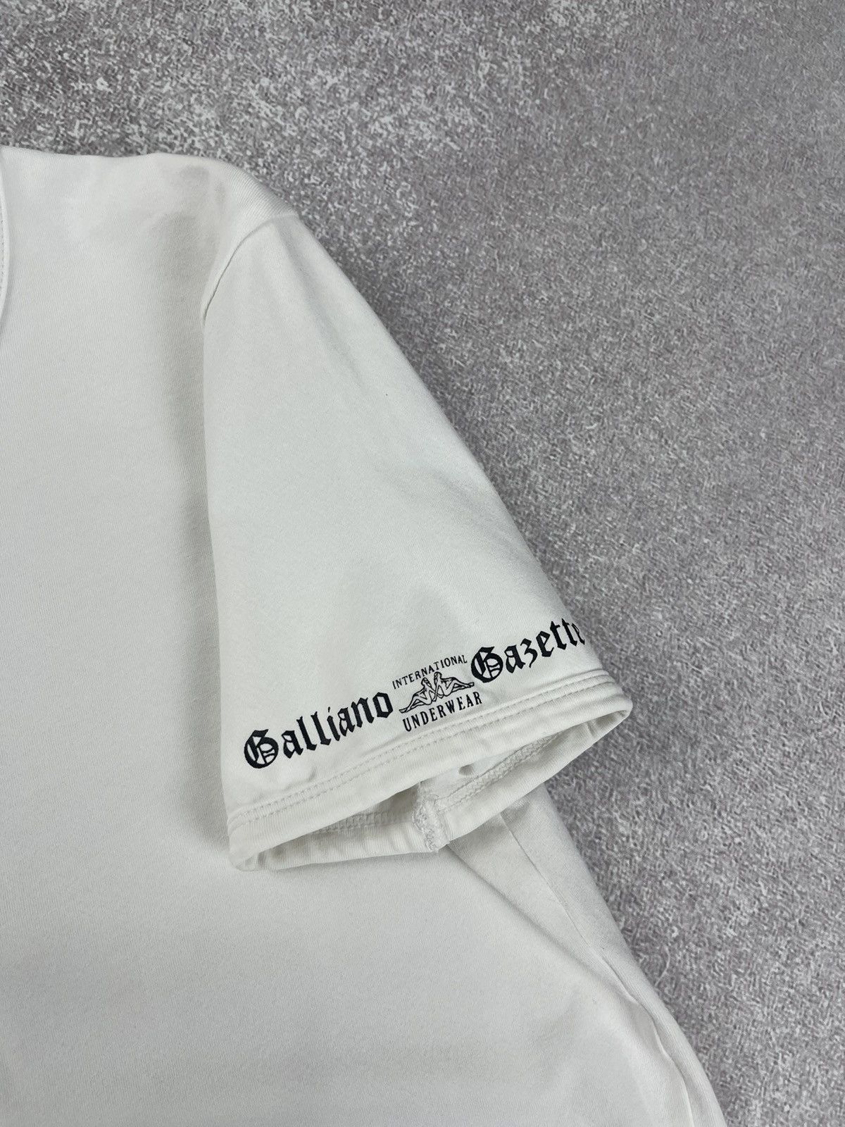 John Galliano John Galliano Underwear Gazette Cotton T-Shirt Size S / US 4 / IT 40 - 5 Thumbnail