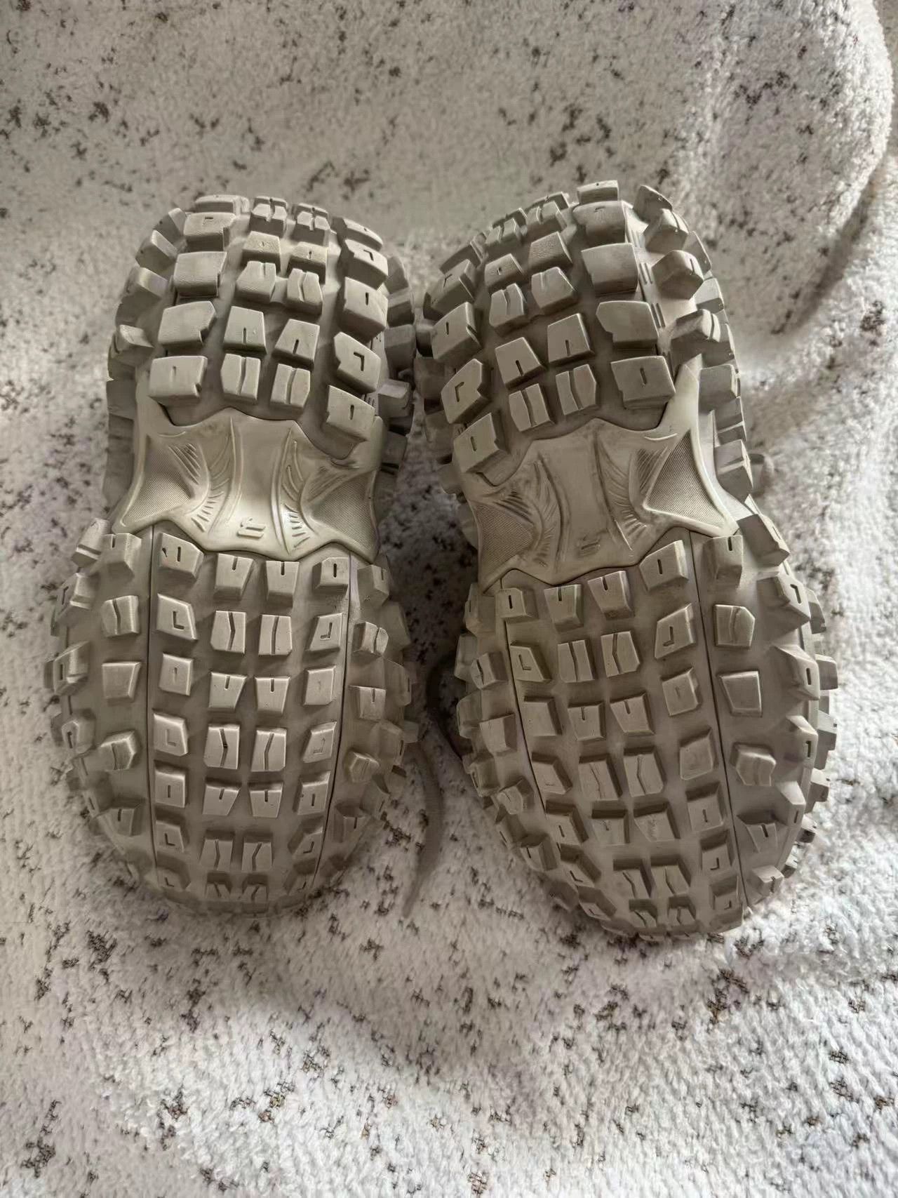Balenciaga Balenciaga Tire Sneakers EU 37 Size US 6.5 / IT 36.5 - 2 Thumbnail