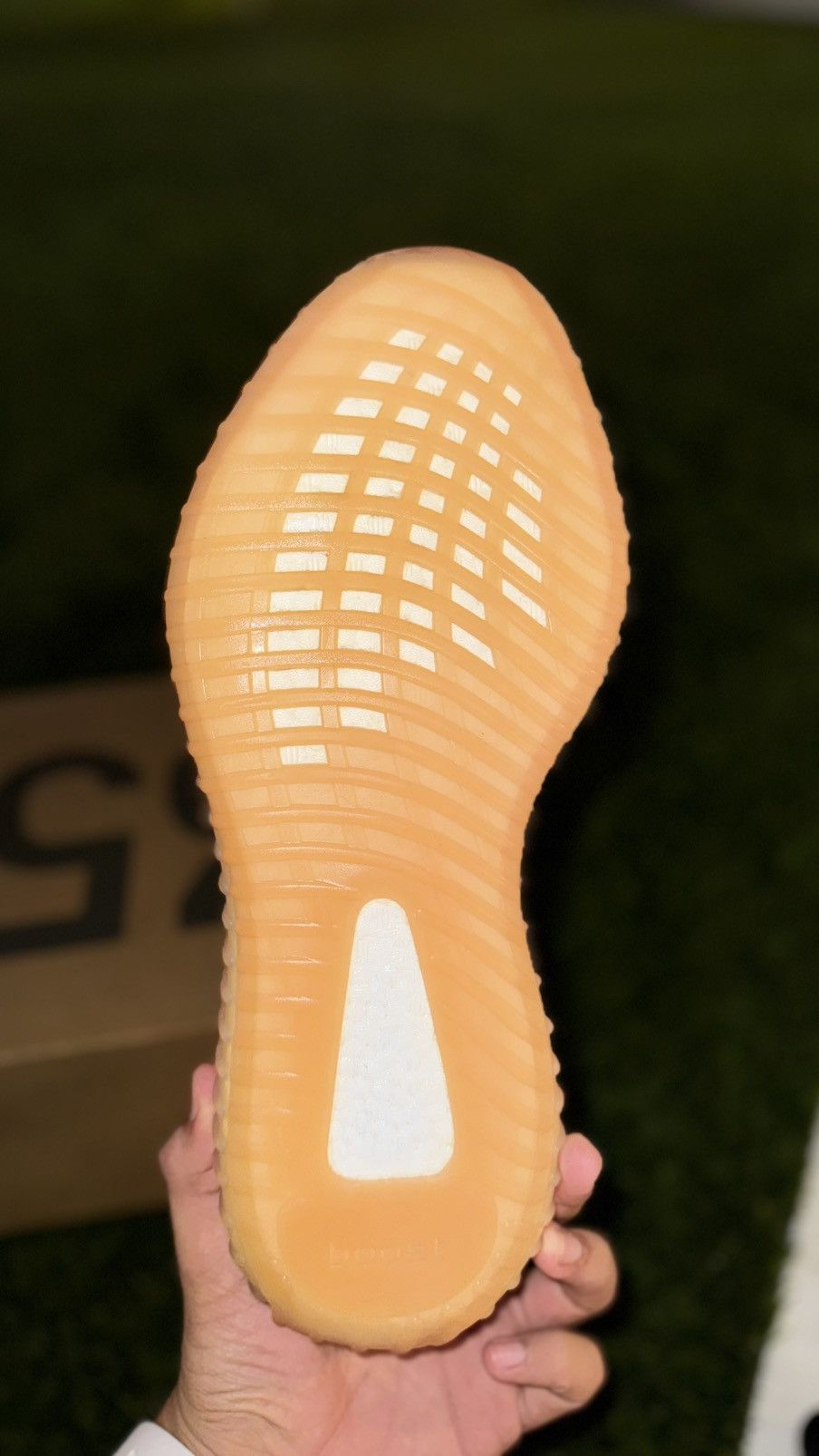 Adidas Yeezy 350 V2 Clay Size US 11 / EU 44 - 6 Thumbnail