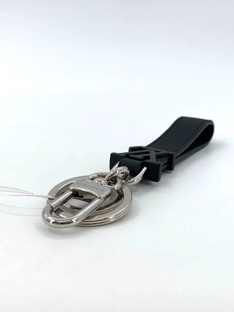 Louis Vuitton Louis Vuitton Black logo leather key chain Size ONE SIZE - 3 Thumbnail