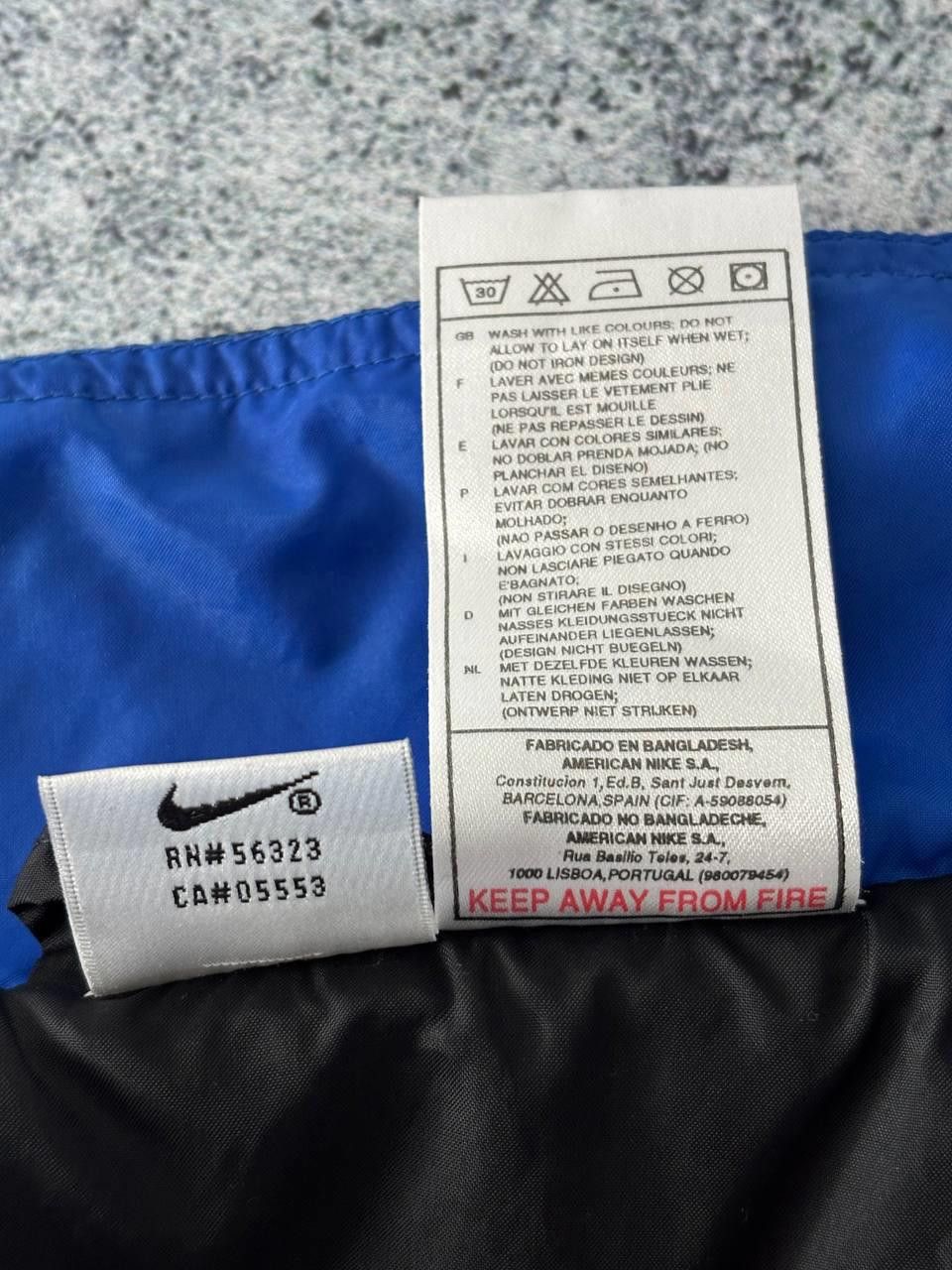 Nike Nike Windbreaker Jacket Size M Black Blue Vintage Size US M / EU 48-50 / 2 - 8 Thumbnail