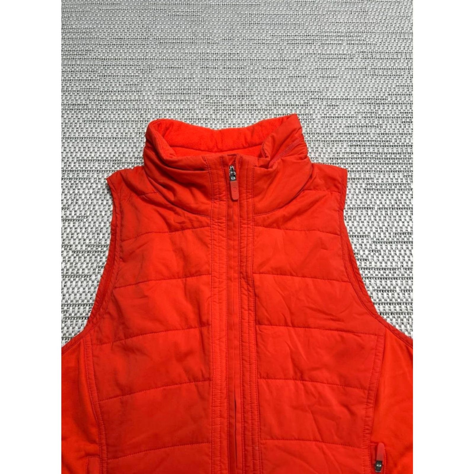 Lululemon Lululemon Another Mile Vest Jacket Womens 8 Red Full Zip Running Activewear Size M / US 6-8 / IT 42-44 - 2 Thumbnail