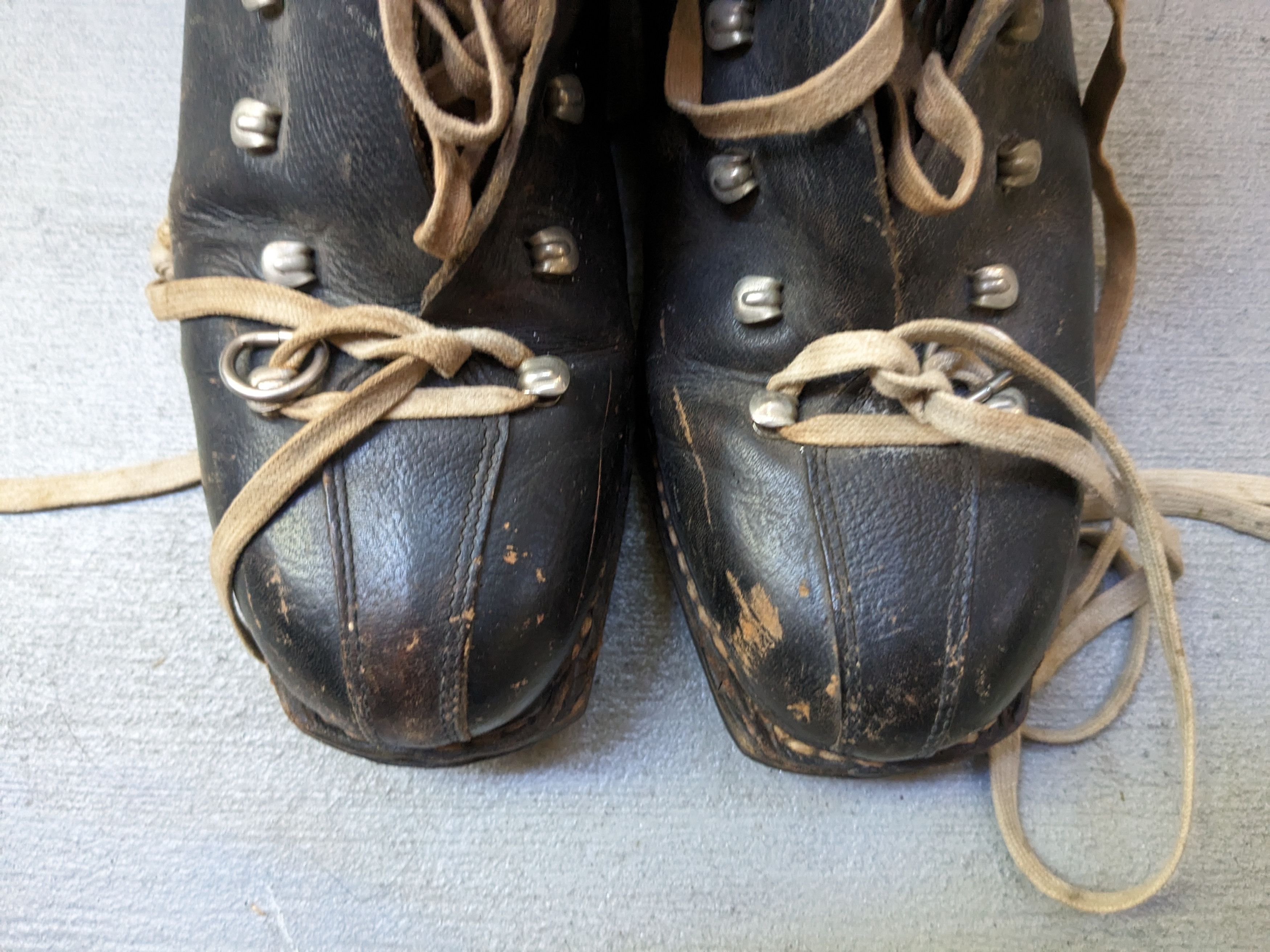 Genuine Leather Vintage Ski Boots Black Leather 10 Hiking Switzerland Size US 10 / EU 43 - 3 Thumbnail