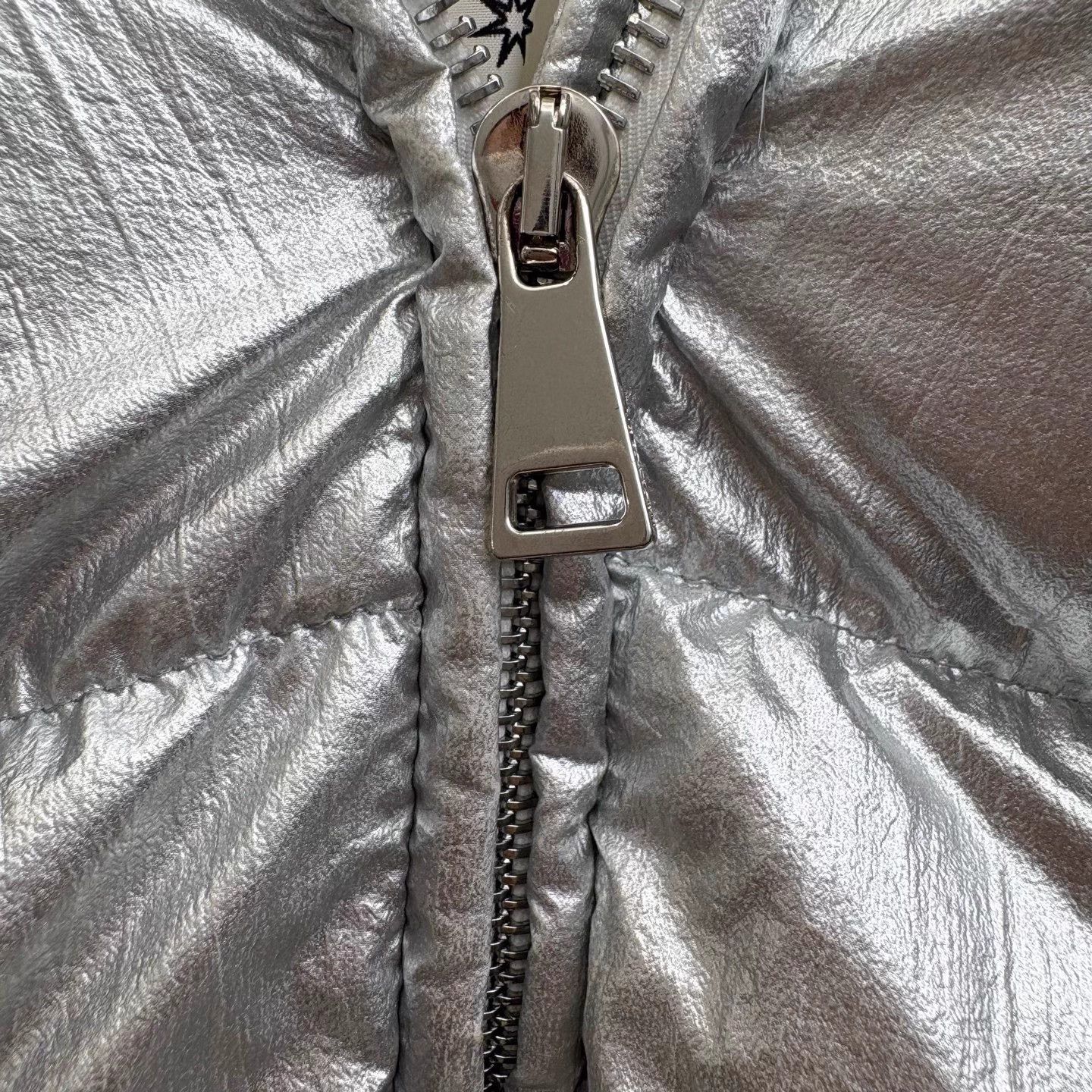 Moncler Moncler Fleece Pleated Silver X'mas Limited Down Jacket Size XL / US 12-14 / IT 48-50 - 6 Thumbnail