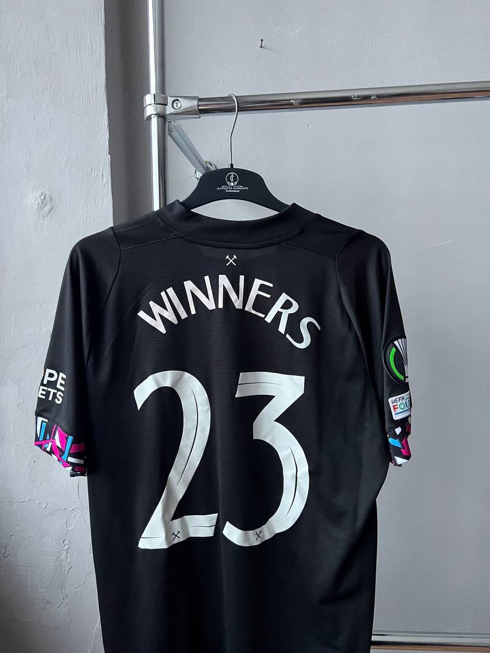 Umbro 2023 WEST HAM UNITED SPECIAL WINNERS SOCCER JERSEY SHIRT XL Size US XL / EU 56 / 4 - 11 Thumbnail