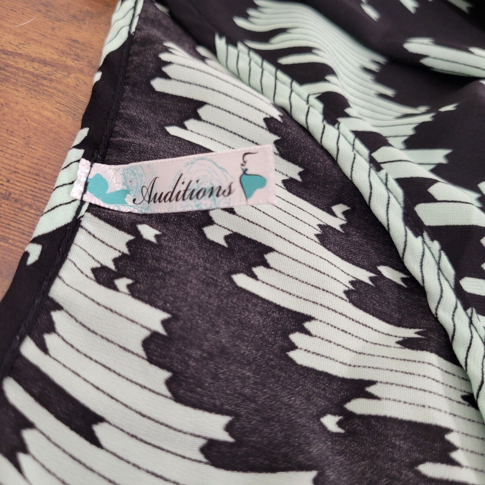 Other Auditions 3XL Top Polyester Black and Teal Chevron Size 3XL / US 20-22 - 6 Thumbnail