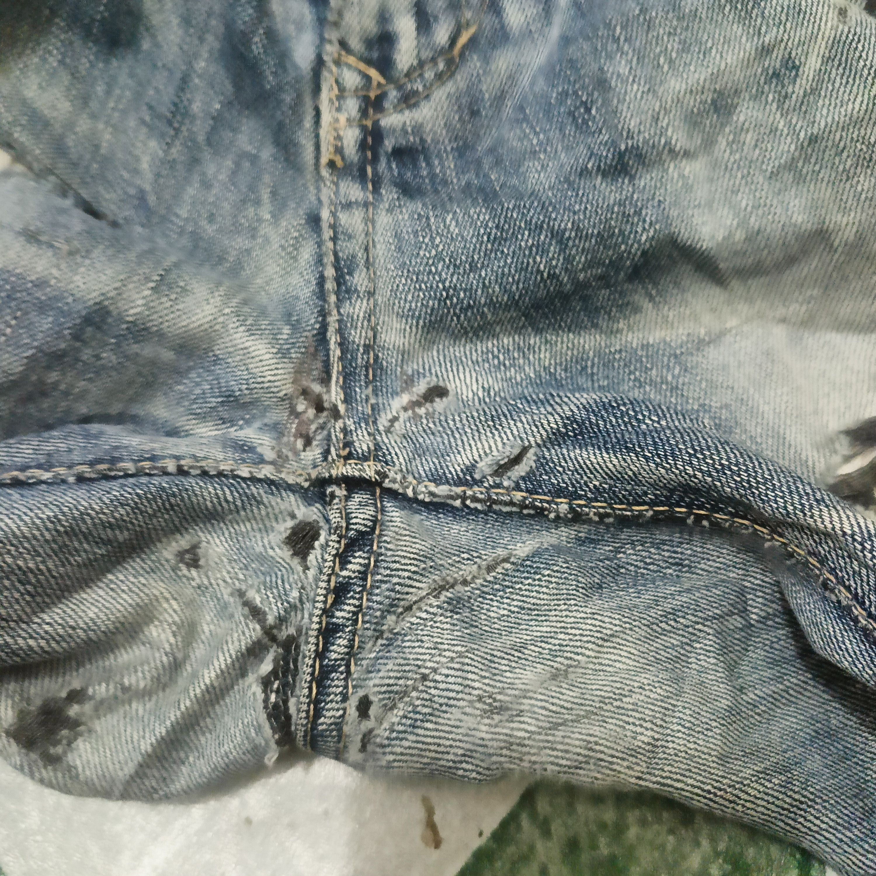 Ends Repair 💥Sick 💥Insane 90s Distressed Big Train jeans Size US 31 - 4 Thumbnail