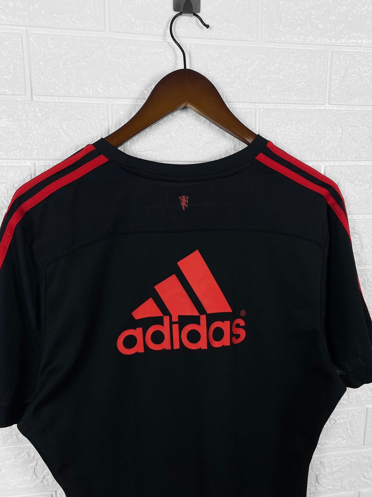 Adidas Adidas Manchester United 2015 2016 football soccer jersey Size US L / EU 52-54 / 3 - 6 Thumbnail