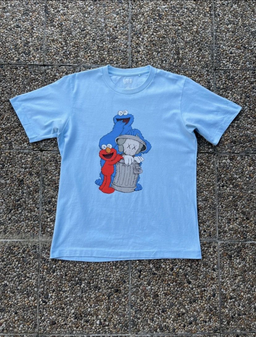 Kaws × Uniqlo KAWS × Uniqlo × Sesame Street Companion Trash Can Tee Size US S / EU 44-46 / 1 - 1 Thumbnail