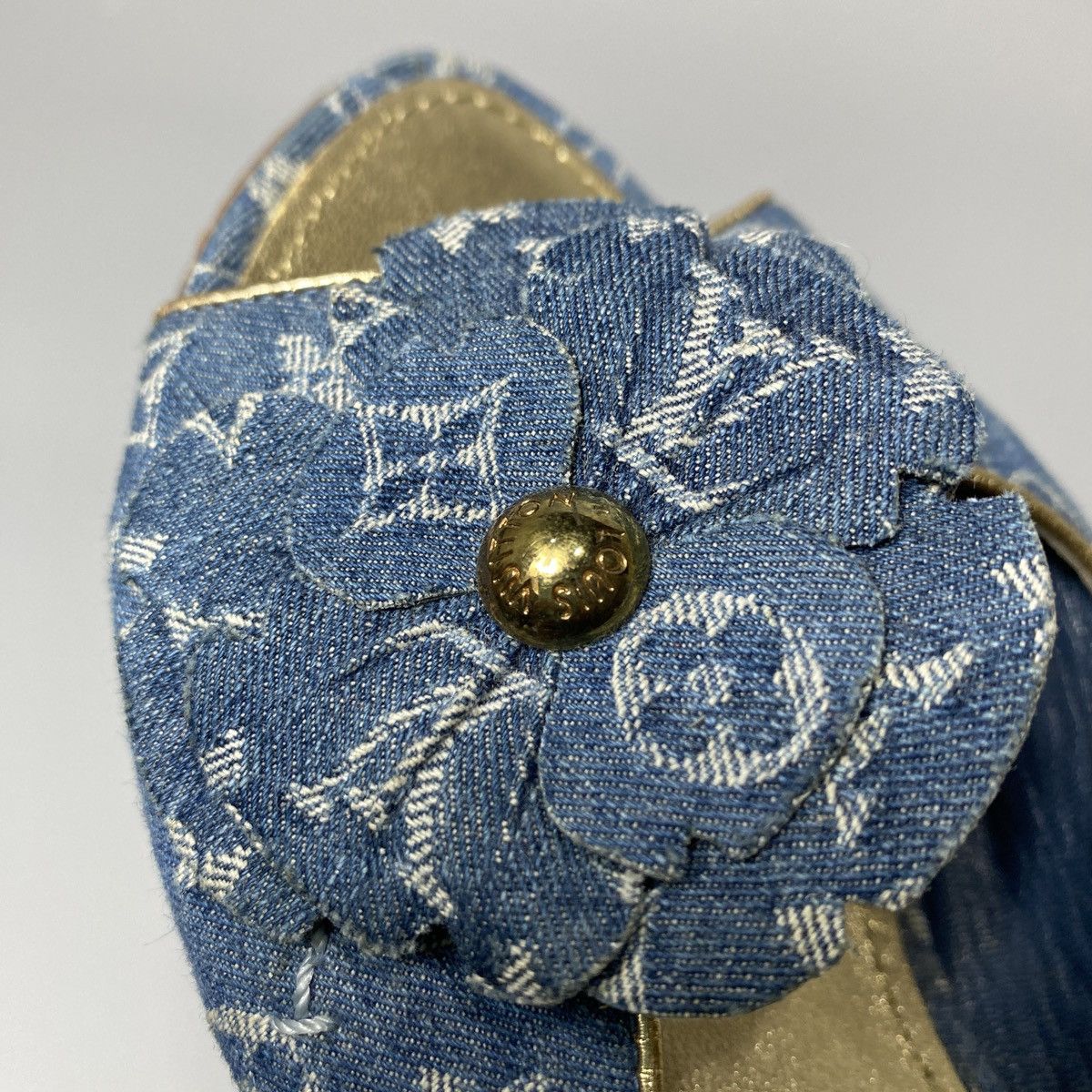 Louis Vuitton Blue Denim Flower Heels Size US 8 / IT 38 - 13 Thumbnail