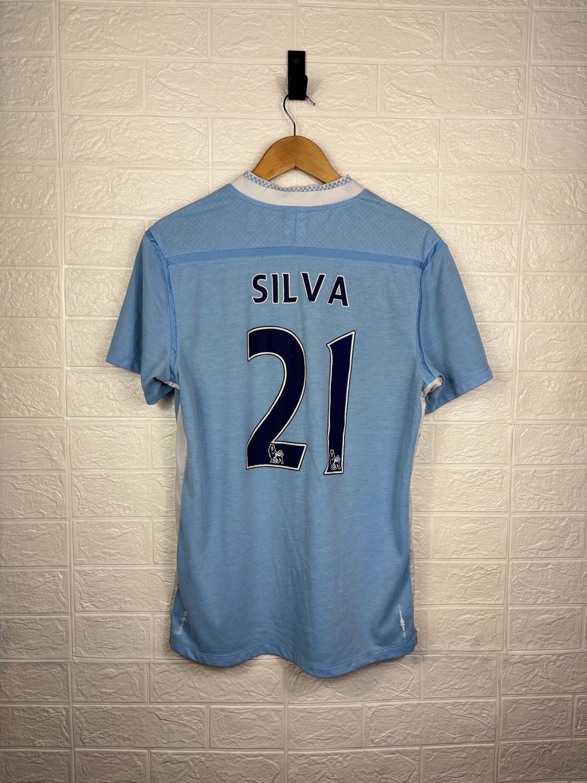 Umbro MANCHESTER CITY #21 SILVA 2011/2012 FOOTBALL SHIRT JERSEY Size US M / EU 48-50 / 2 - 1 Thumbnail