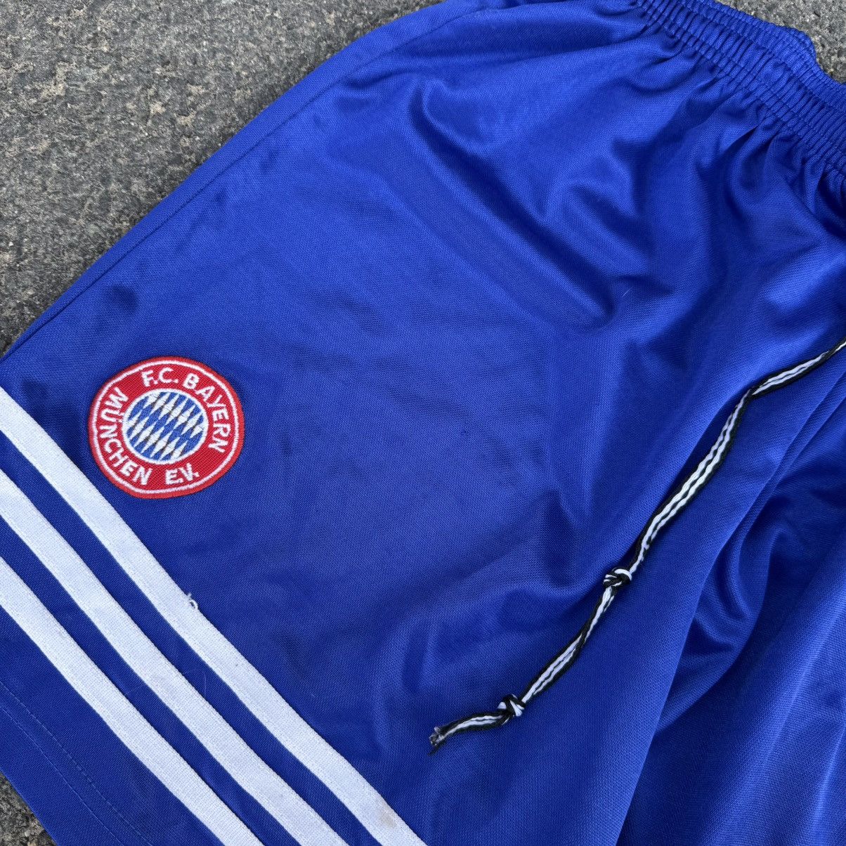 Adidas 90s Adidas FC Bayern Monachium Shorts Soccer Blokecore vtg Size US 32 / EU 48 - 3 Thumbnail