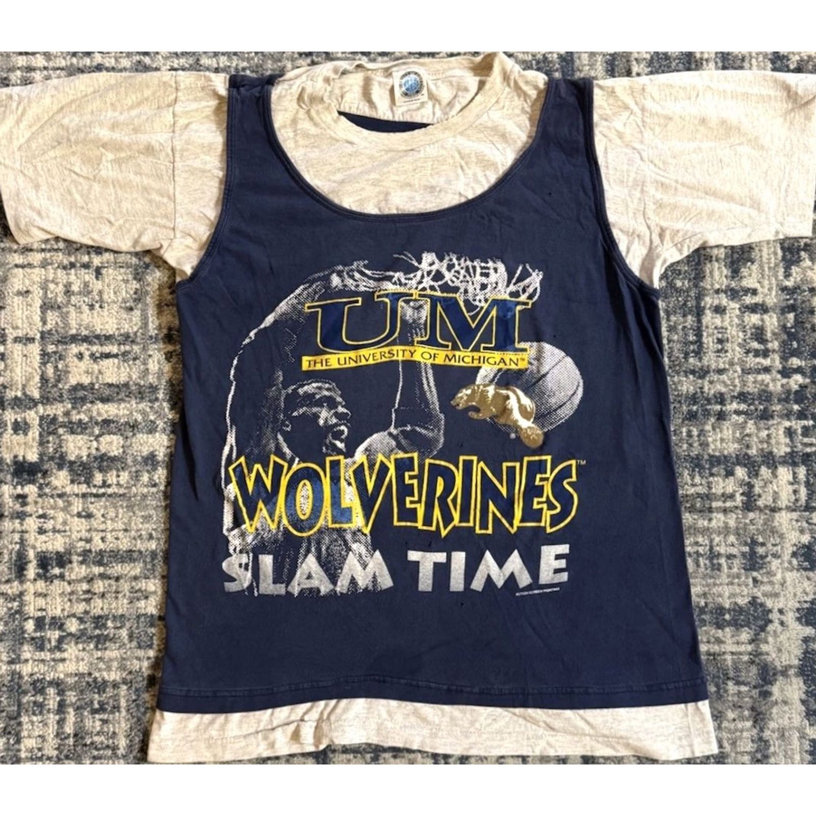 Vintage VINTAGE 90s University Of Michigan Wolverines Basketball T Shirt L Blue Cotton Graphic Print Crew Neck Men Size US L / EU 52-54 / 3 - 2 Thumbnail