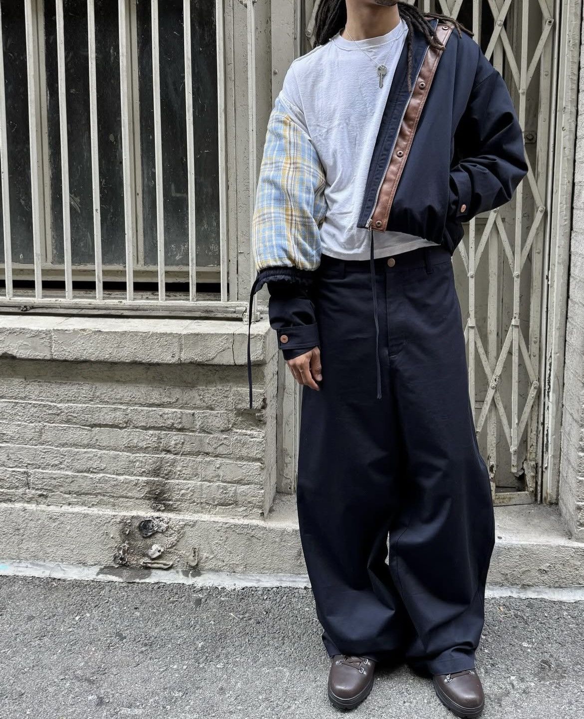 HIDDEN HIDDEN SEASON NAVY BAGGY CHINOS Size US 32 / EU 48 - 1 Thumbnail