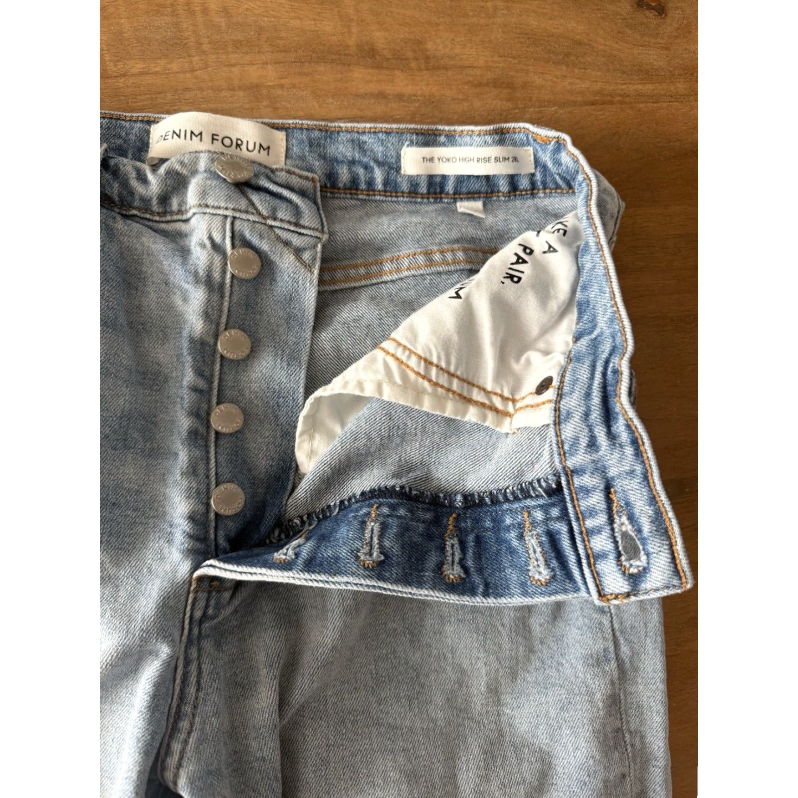 Aritzia Aritzia Denim Forum The Yoko High Rise Slim Fit Jeans Womens 28 Jeans Blue 27x27 5-Pocket Logo Distressed Slimming 90s Bohemian City Grunge Hipster Size 27" / US 4 / IT 40 - 5 Thumbnail