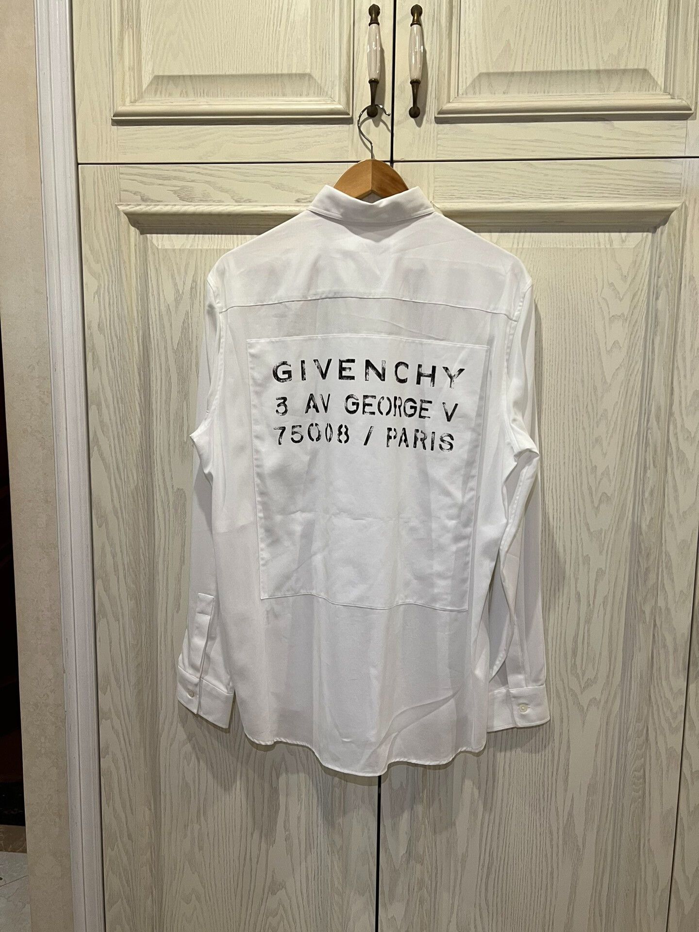 Givenchy givenchy new embroidered back shirt Size US M / EU 48-50 / 2 - 1 Thumbnail