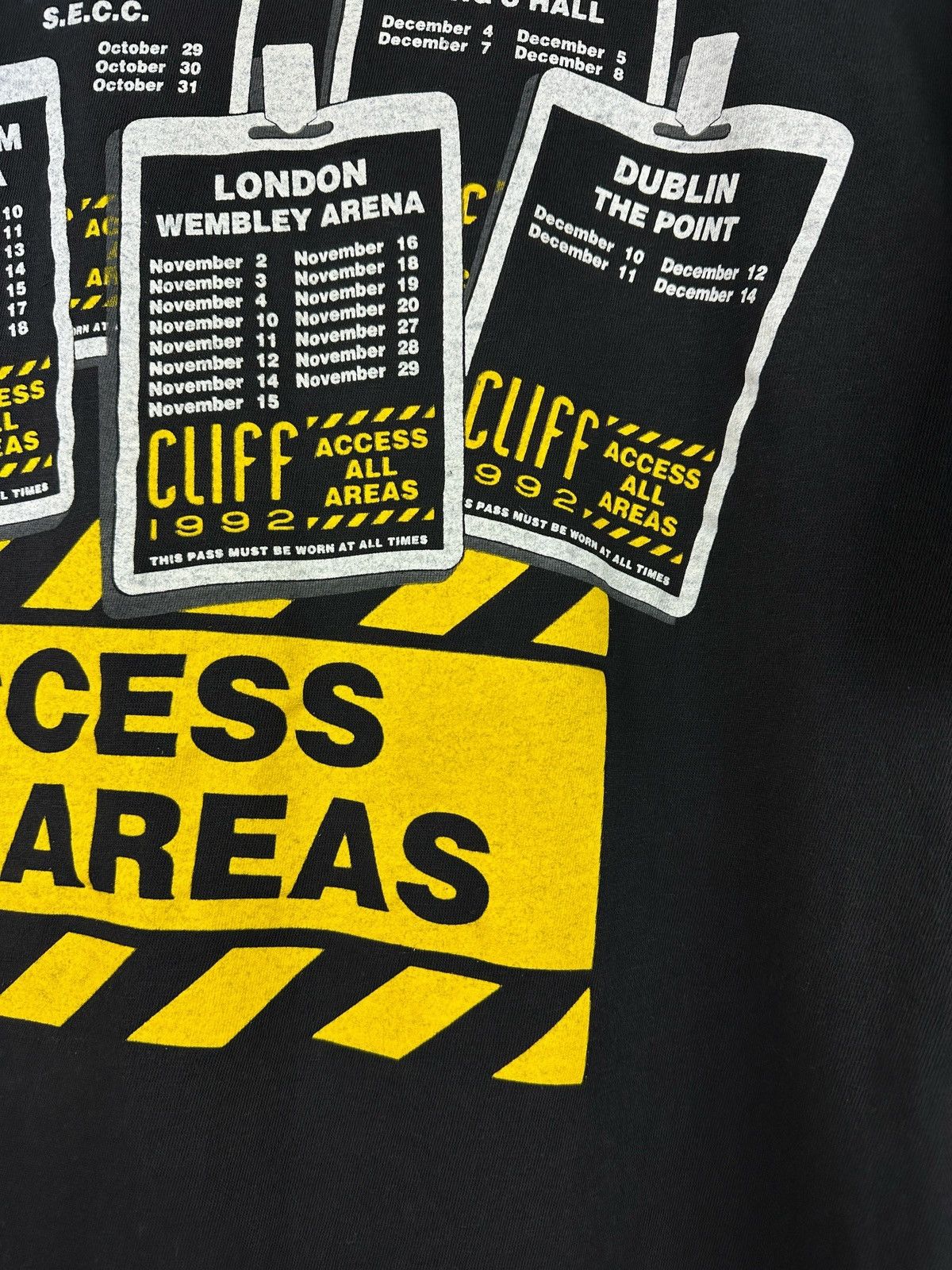 Band Tees Vintage 1992 Cliff Richard Access All Areas Tour T-Shirt Size US XL / EU 56 / 4 - 15 Thumbnail