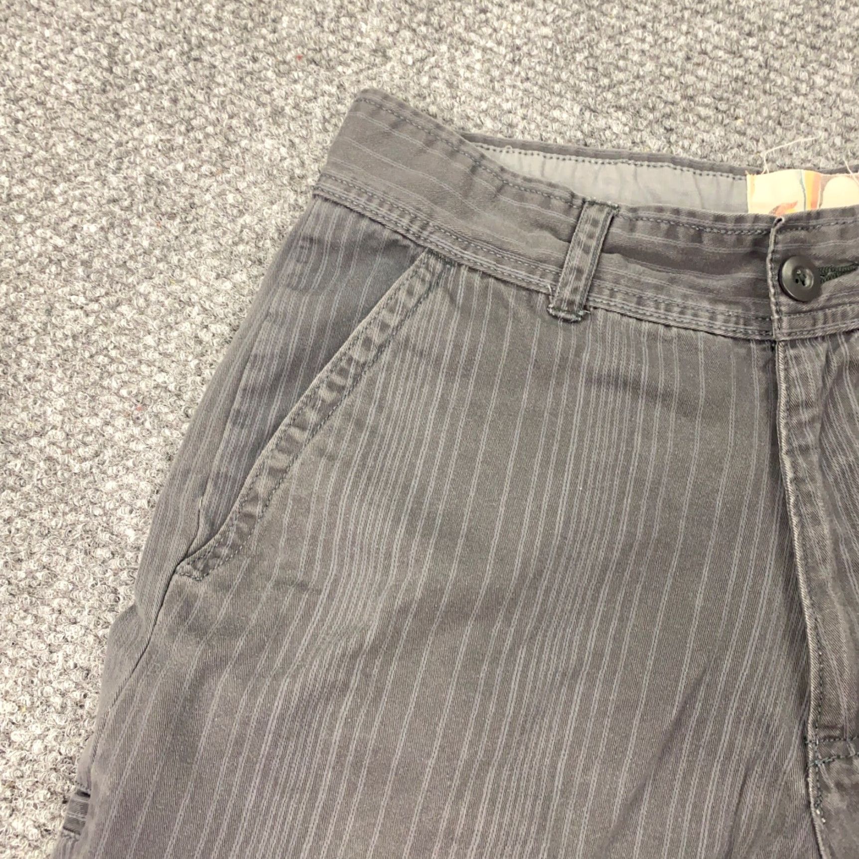 Ocean Pacific Ocean Pacific Mens Shorts Size 32 Gray Striped Chino Surf Skate Beach Size US 32 / EU 48 - 5 Thumbnail