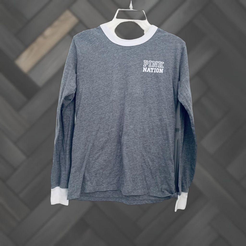 Victoria's Secret Victoria's Secret Shirt Women Long Sleeve Crew Neck Gray S Regular Knit Cotton Blend Logo Basic Outdoor All Seasons Vintage: No Size S / US 4 / IT 40 - 1 Thumbnail