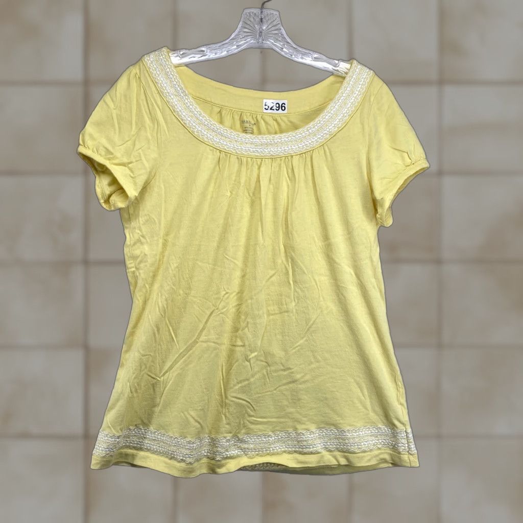 Vintage Hannah Women’s Yellow Short Sleeve Blouse Size Medium Sunflower Embroidered 90s Size M / US 6-8 / IT 42-44 - 1 Thumbnail