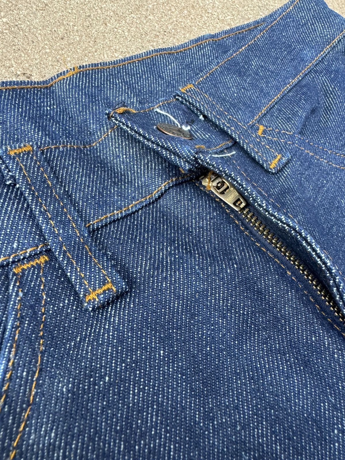 Levi's Vtg 80’s Levi’s 684 Orange Tab Bellbottom Flare Jeans 28x30 Size US 28 / EU 44 - 5 Thumbnail