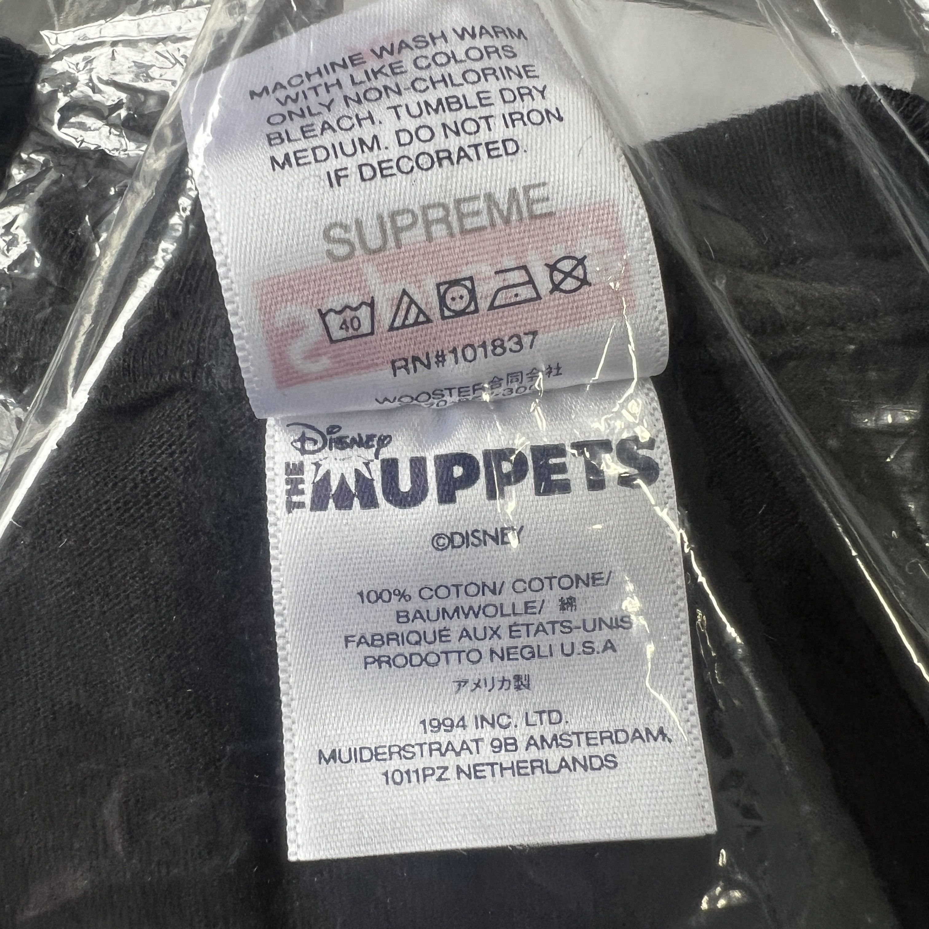 Supreme (XL) Supreme Miss Piggy Black Tee FW24 (DS) Size US XL / EU 56 / 4 - 5 Thumbnail