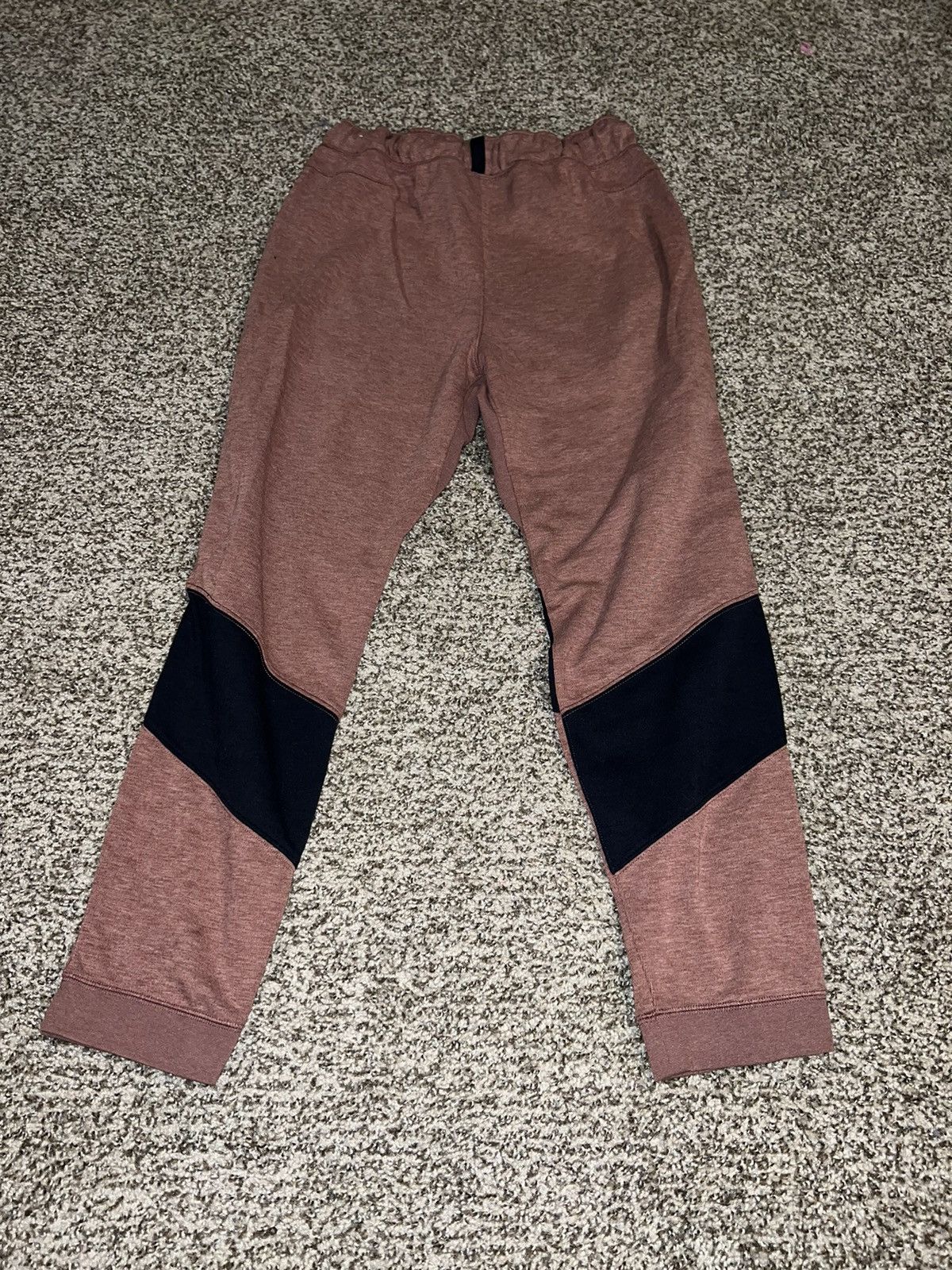 Jordan Brand × Nike Air Jordan Fleece Tech Pants Light Maroon Size Medium Size US 34 / EU 50 - 3 Thumbnail