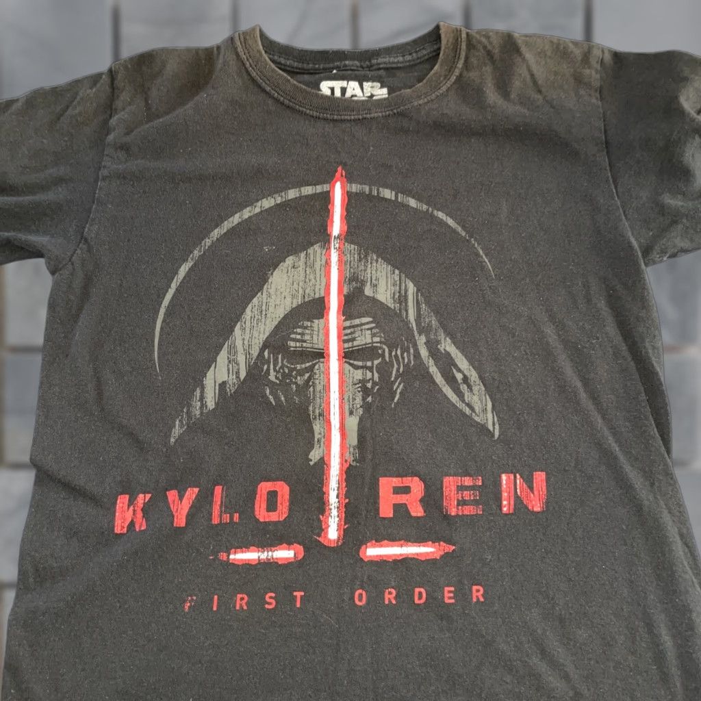 Star Wars Star Wars T-Shirt Teens Med Kylo Ren Black The Force Awakens Official First Order Lightsaber Size US M / EU 48-50 / 2 - 1 Thumbnail