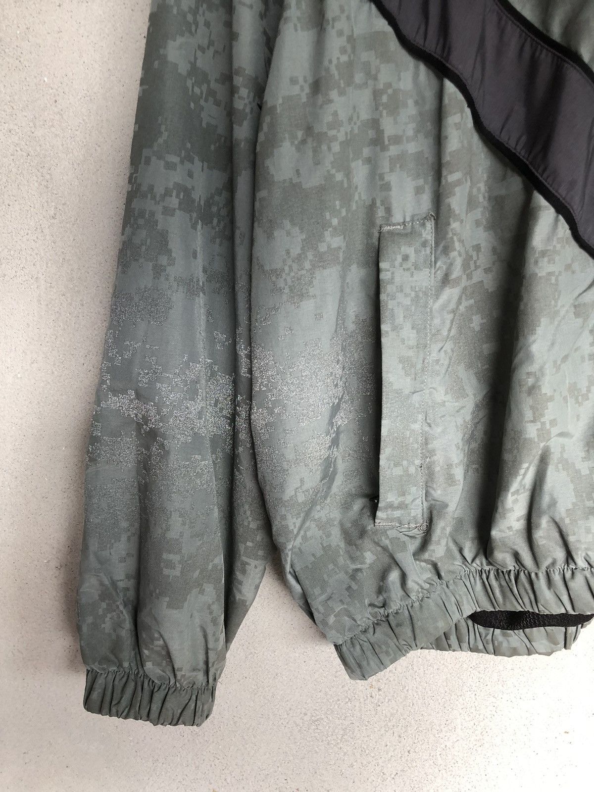 Vintage Crazy Vintage US ARMY Reflective Digital Camo Jacket Size US XXL / EU 58 / 5 - 7 Thumbnail