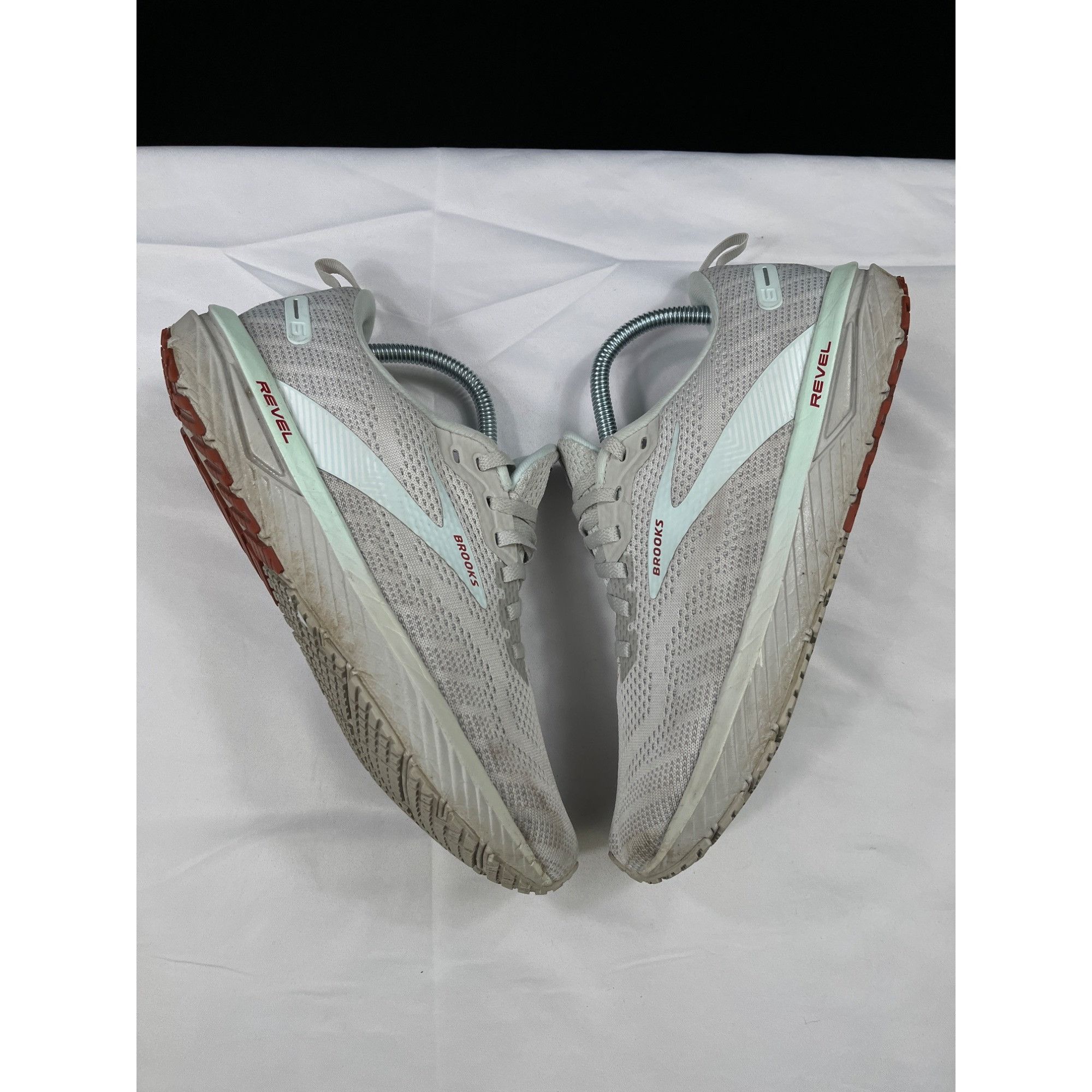 Brooks Brooks Womens Gray White Revel 6 Running Shoes Size 9.5 Sku Size US 9.5 / IT 39.5 - 3 Thumbnail