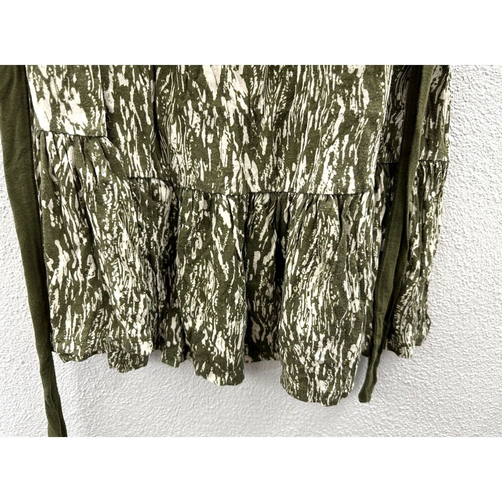 Vintage Womens Liz Lange Maternity for Target Dress Shirt? No—Shift Dress Green Small Knee Length Flutter Sleeve Geometric Rayon Spandex Size S / US 4 / IT 40 - 3 Thumbnail