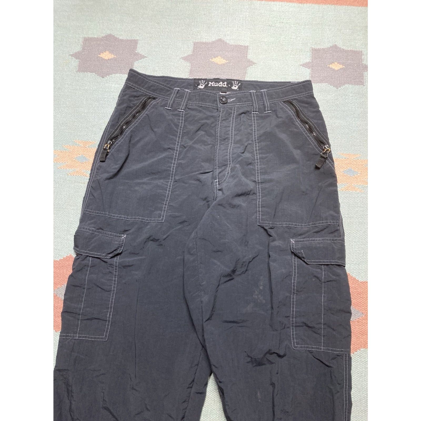 Vintage VINTAGE Mudd Jeans Baggy Cargo Nylon Lightweight Windbreaker Rave Black Goth 34x28 Mens Jeans Baggy Cargo Nylon Lightweight Windbreaker 34x28 Size US 34 / EU 50 - 7 Thumbnail