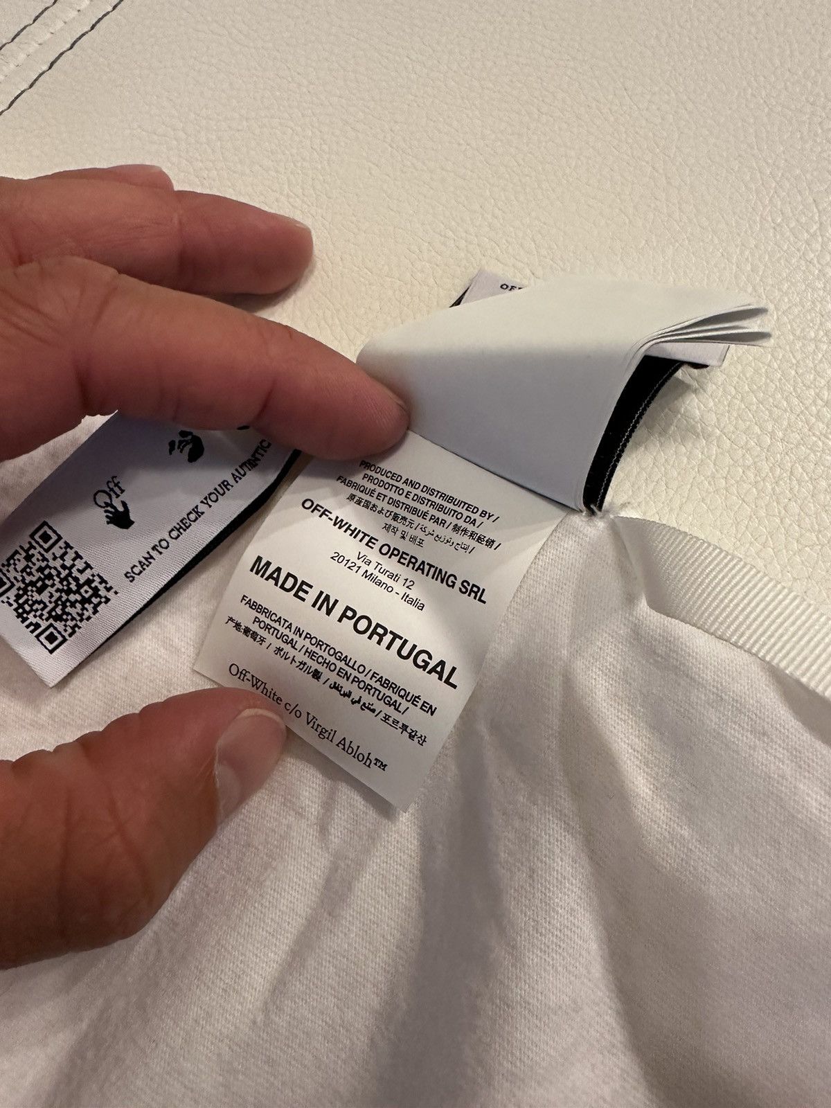 Off-White Off White Graffiti Logo Tee Size US L / EU 52-54 / 3 - 23 Thumbnail