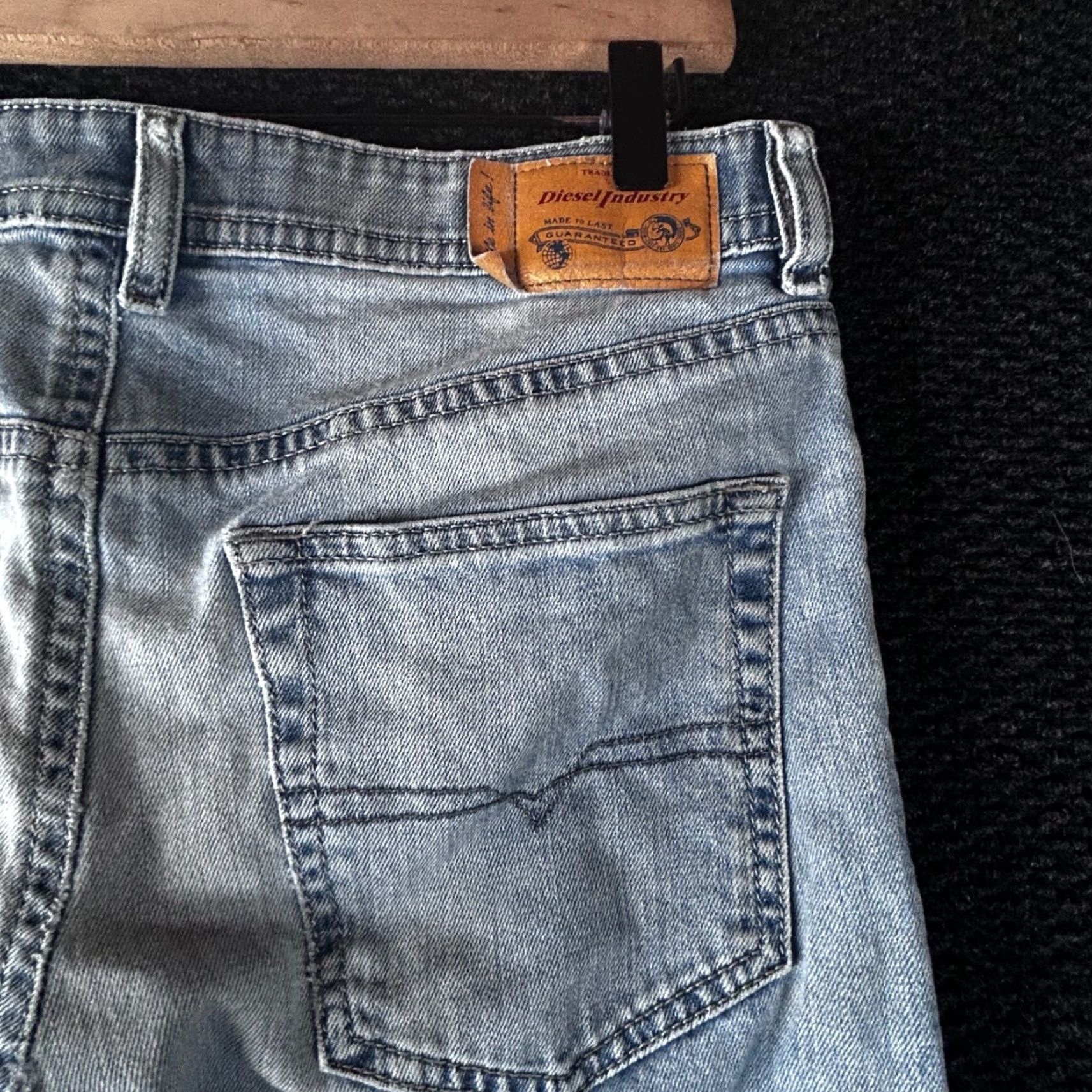 Diesel Diesel Buster Jeans Blue Mens 31x32 Distressed Stretch Tapered 5-Pocket Denim Slim Regular Rise Mid-Denim Wallet Button N/A Size US 31 - 3 Thumbnail