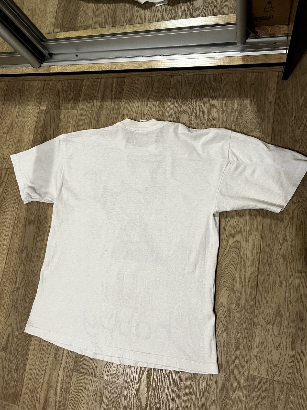 Vintage Vintage Bang On The Door Happy Art Print T shirt Tee Size US XL / EU 56 / 4 - 6 Thumbnail
