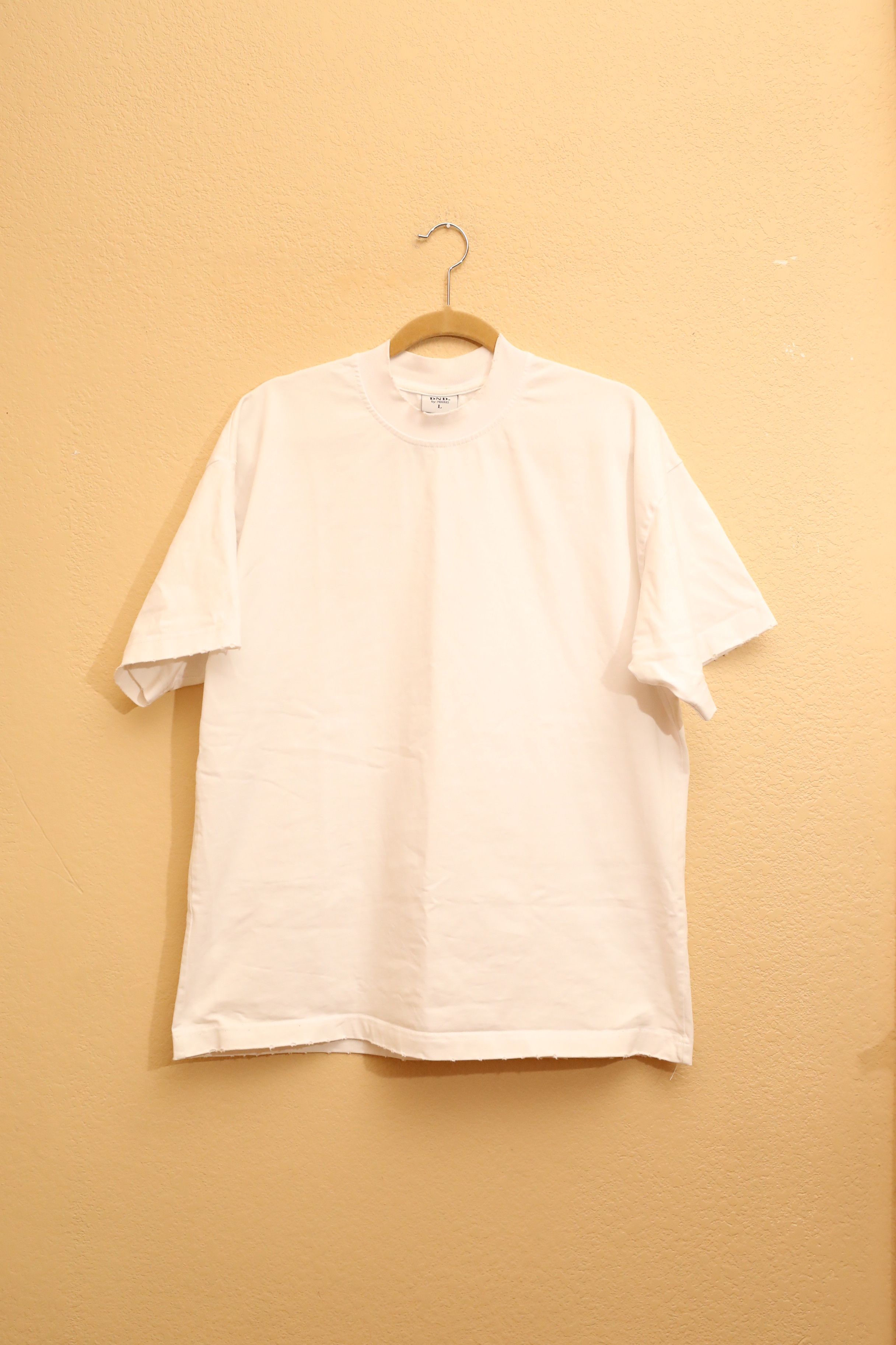 Other The Perfect T - Blank Washed and Distressed White Tee (L) Size US L / EU 52-54 / 3 - 1 Thumbnail