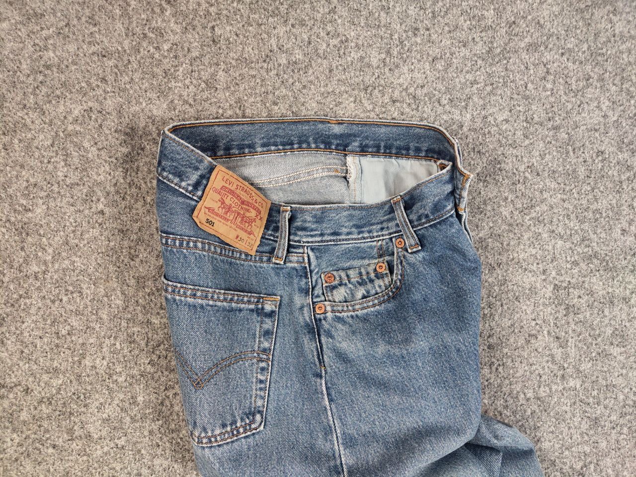 Levi's Vintage 90's levis 501 Classic Faded Denim Jeans USA Style Size US 30 / EU 46 - 14 Thumbnail