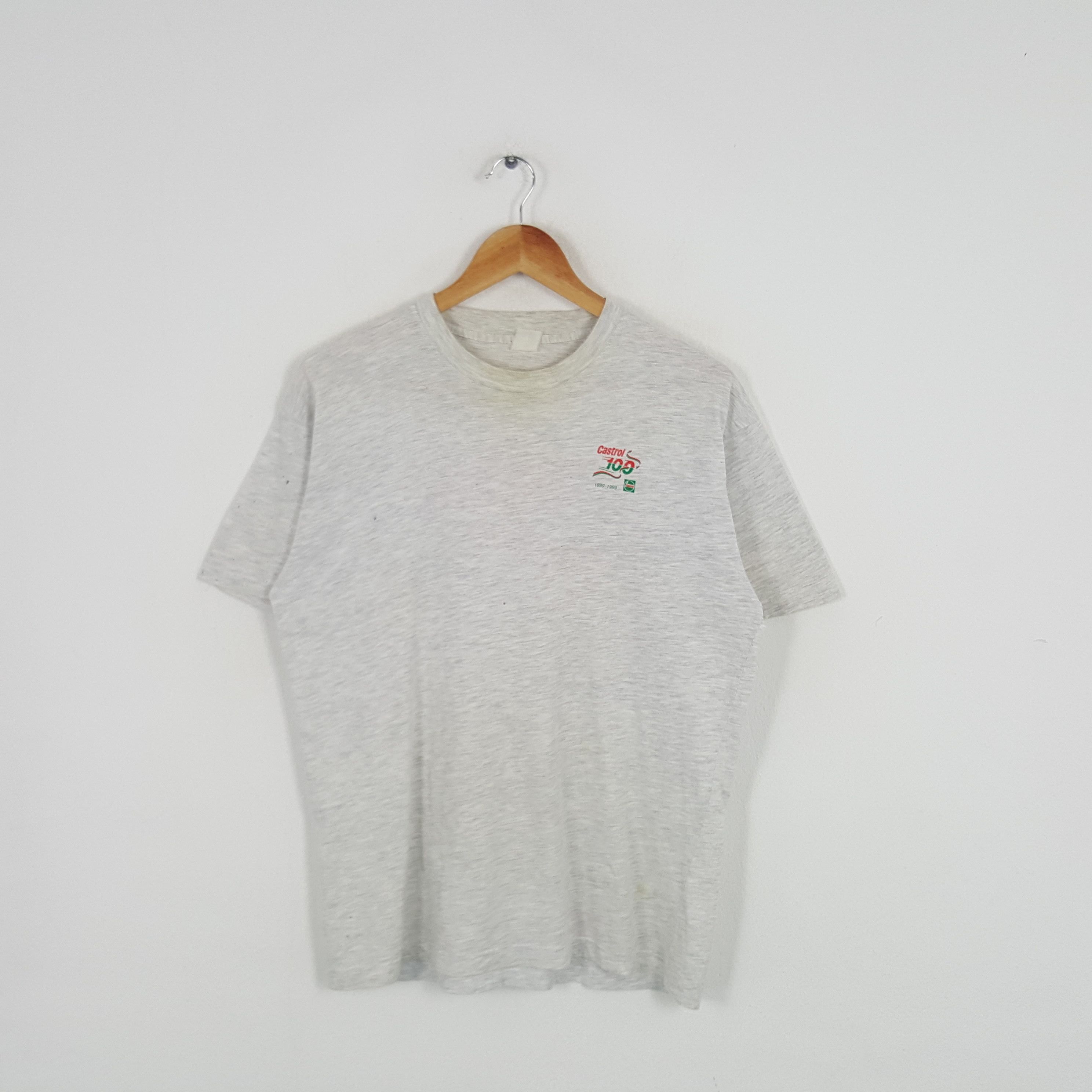 Vintage Vintage Castrol Racing Oil Lubricant Motorsports Tshirt Size US L / EU 52-54 / 3 - 3 Thumbnail