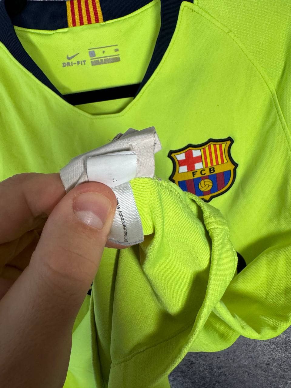 Nike Vintage FC Barcelona 2018/19 Away Nike Soccer Jersey Size US S / EU 44-46 / 1 - 15 Thumbnail