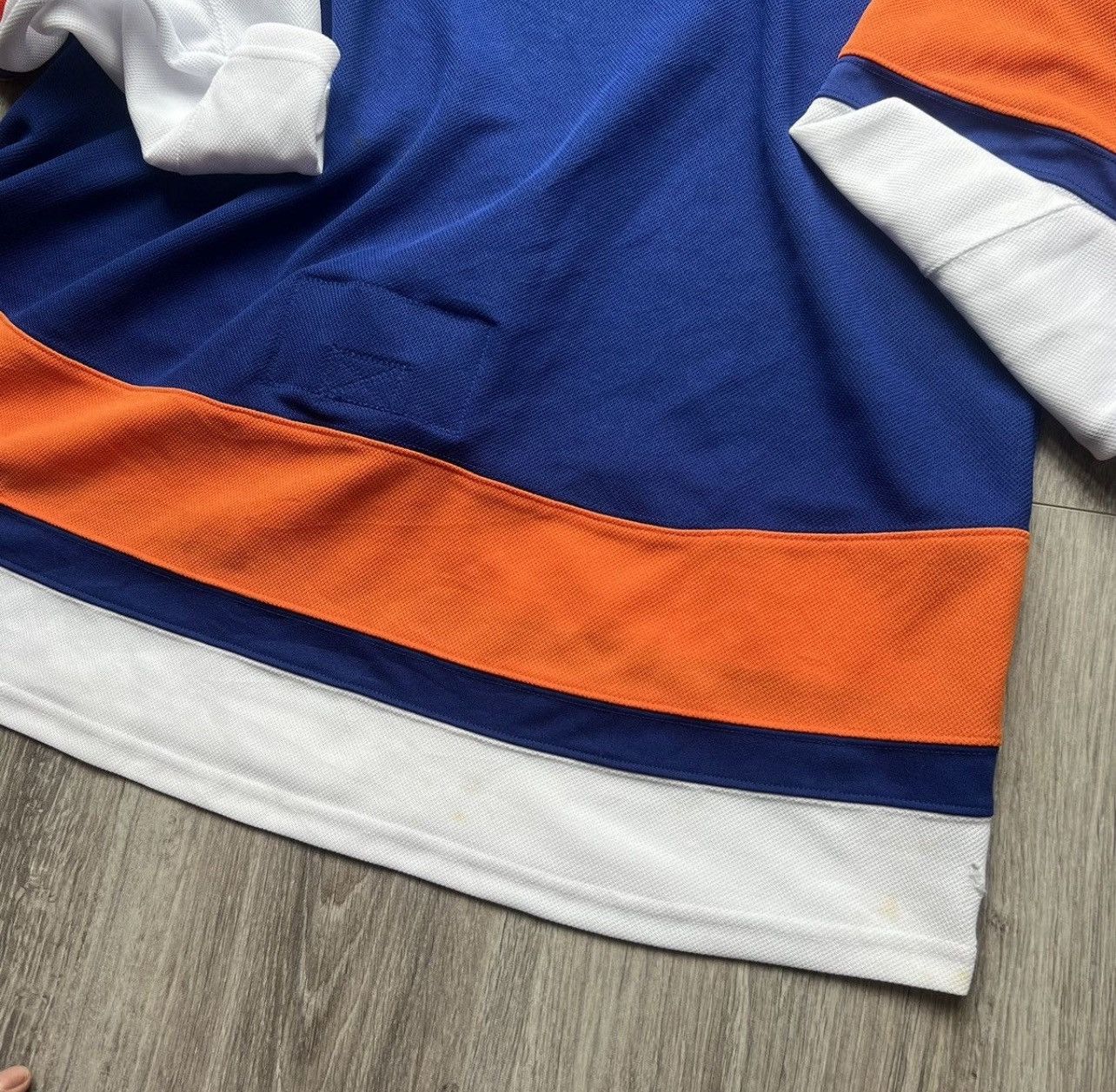 NHL New York islanders hockey Jersey authentic fight straps Size US XL / EU 56 / 4 - 4 Thumbnail