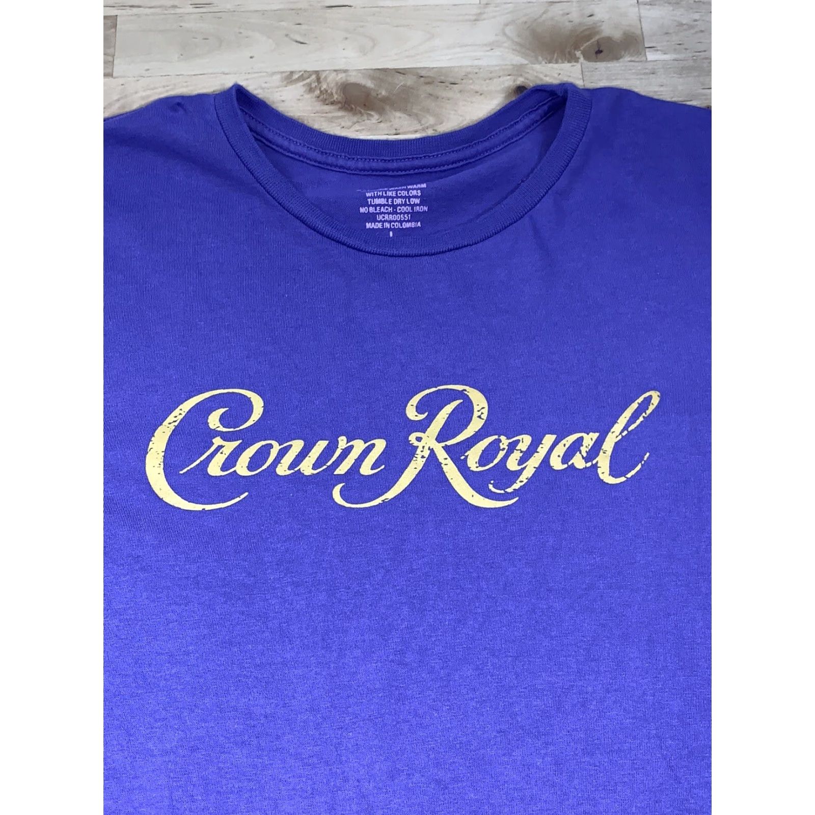 Vintage Womens Crown Royal T Shirt L Purple Short Sleeve Casual Shirt Womens L Purple Short Sleeve T-Shirt Crown Royal Size L / US 10 / IT 46 - 2 Thumbnail