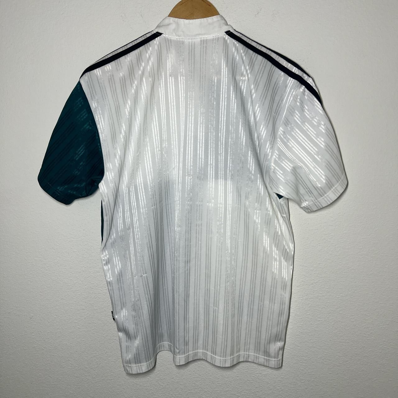 Adidas Liverpool 1995-1996 Away Jersey | Vintage Soccer Size US M / EU 48-50 / 2 - 6 Thumbnail