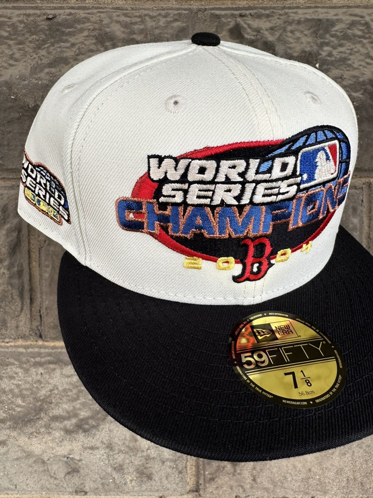 MLB × New Era × Supreme 7 1/8 BOSTON RED SOX 2004 WORLD SERIES CHAMPIONS Size ONE SIZE - 1 Thumbnail