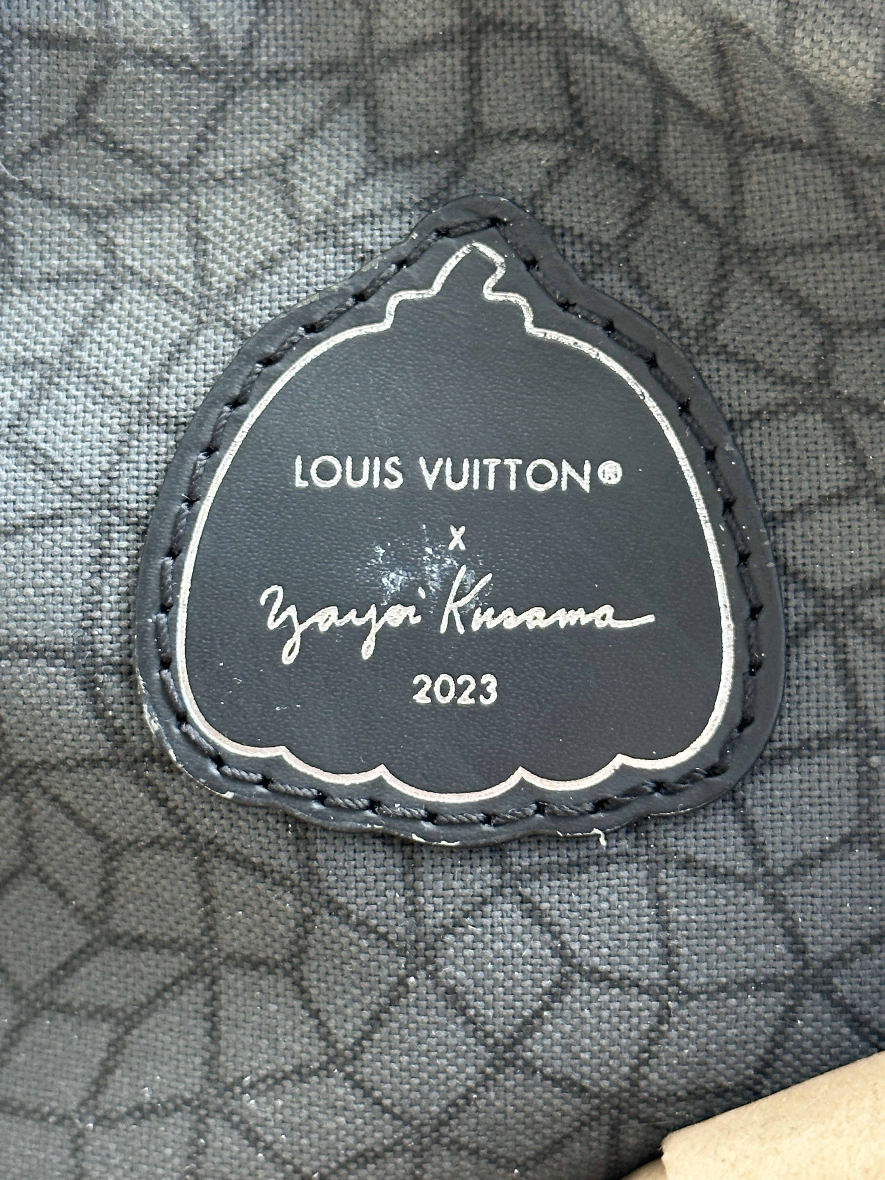 Louis Vuitton × Yayoi Kusama Louis Vuitton Yayoi Kusama Grey Pumpkin Monogram Bumbag Size ONE SIZE - 3 Thumbnail
