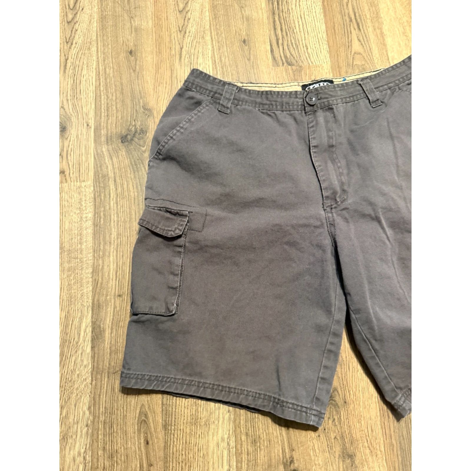 Vintage Rugged Wear Cargo Shorts Mens 36 Brown Pocket Pockets Cargo Short, Cotton, Flat Front, Zip, Regular Rise, 36in Waist, Vintage No Size US 36 / EU 52 - 5 Thumbnail
