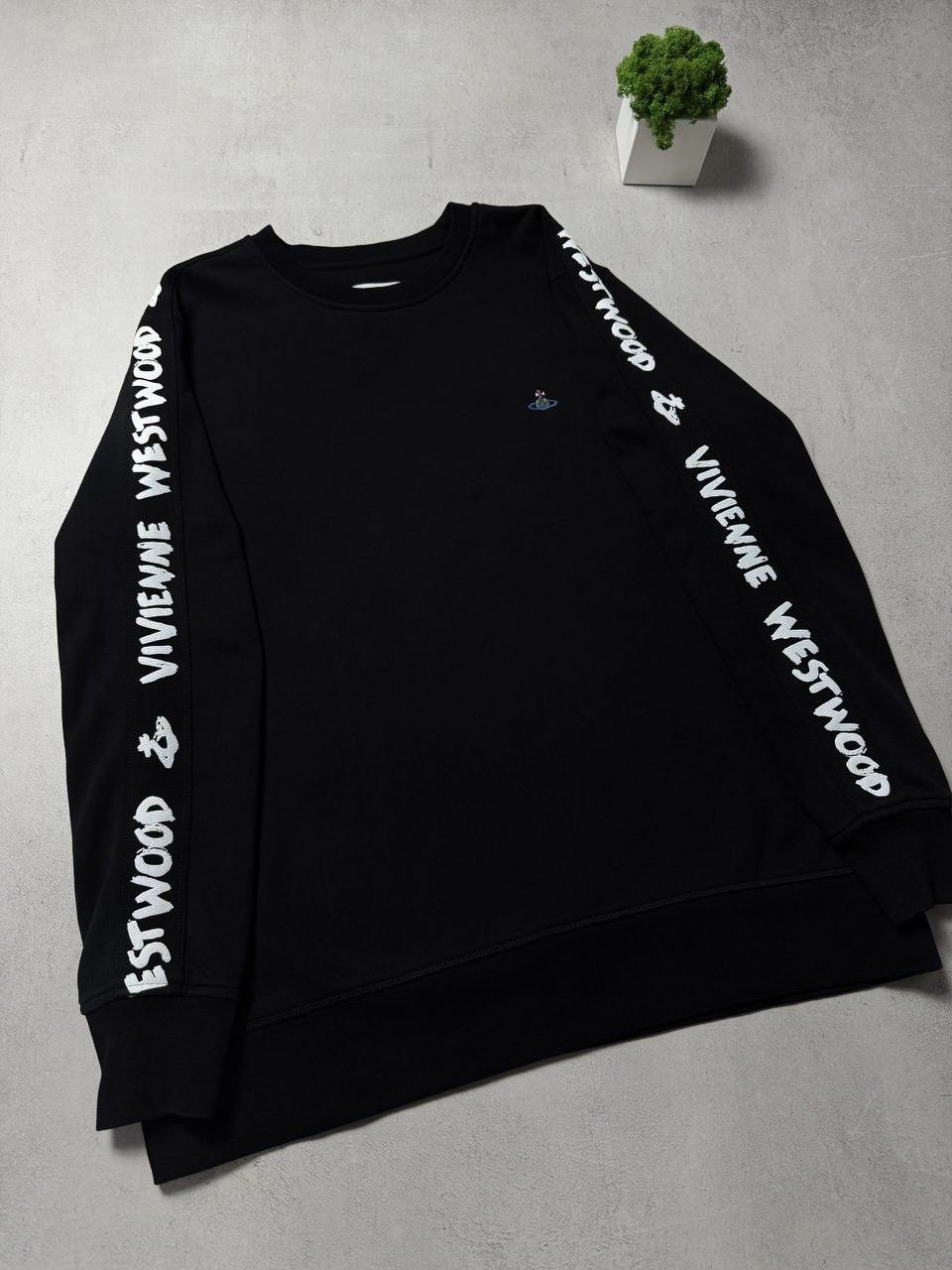 Vivienne Westwood Vivienne Westwood Sweatshirt Big Logo Black Mens Crew Neck Size US XXL / EU 58 / 5 - 2 Thumbnail