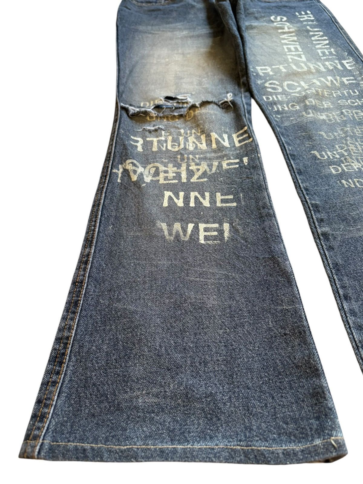 Japanese Brand Vintage Japanese Brand Faded Wash Printed Flare Jeans Size 30" / US 8 / IT 44 - 6 Thumbnail