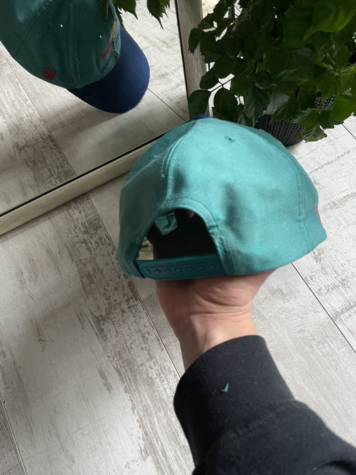 Red Bull × Vintage Red Bull 80’s Sauber Petronas Racing Vintage Hat Cap Size ONE SIZE - 8 Thumbnail